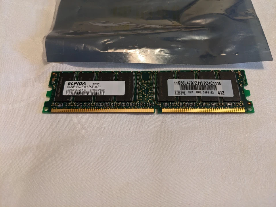 512MB module PC2700U-2533-0 Memory 168 pin 66MHZ CL2 DIMM MT16LSDT1664AG-662C7 - Image 2 of 3