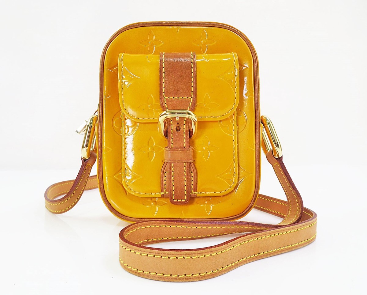 【新品未使用】LOUIS VUITTON イエロークッション 約45cm Auth LOUIS VUITTON Christie PM Mango / Dark Yellow Vernis
