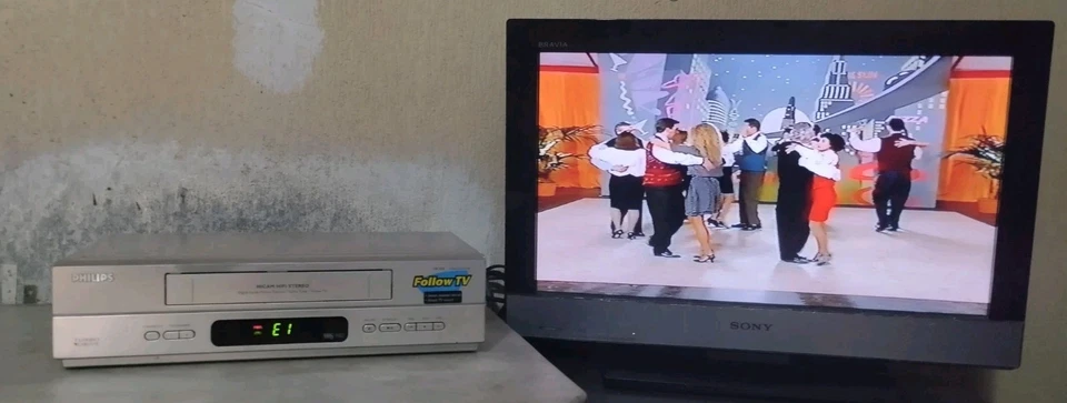 PHILIPS VR540 VIDEOREGISTRATORE VHS 6 TESTINE CON TELECOMANDO - Immagine 2 di 4