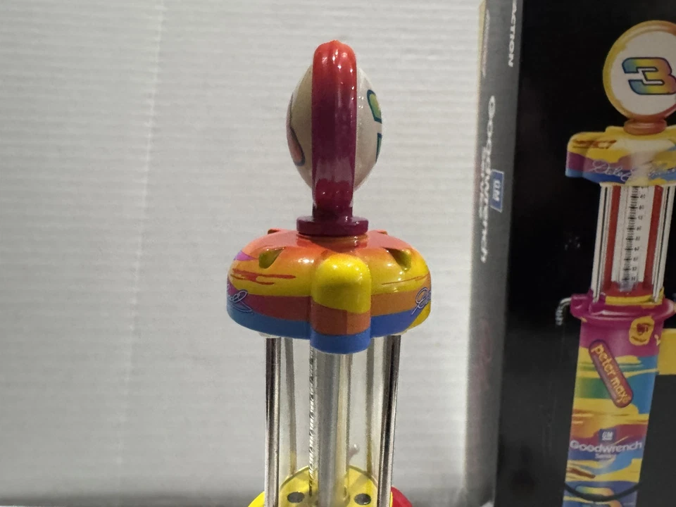 NASCAR 2000 Dale Earnhardt Peter Max Goodwrench Action 1:16 Gas Pump Bank - Image 2 of 4