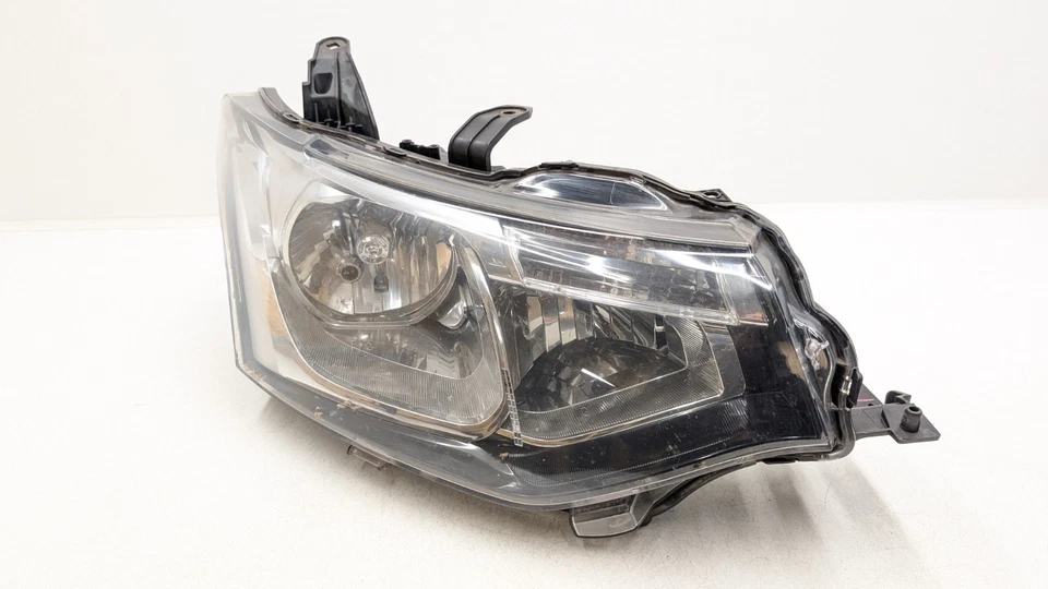 FARO HALÓGENO LADO DEL CONDUCTOR DERECHO MITSUBISHI OUTLANDER MK3 8301C200 2015 - Imagen 2 de 4