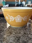 VINTAGE PYREX BUTTERFLY Harvest GOLD 1-1/2 PT MIXING Nesting BOWL #401