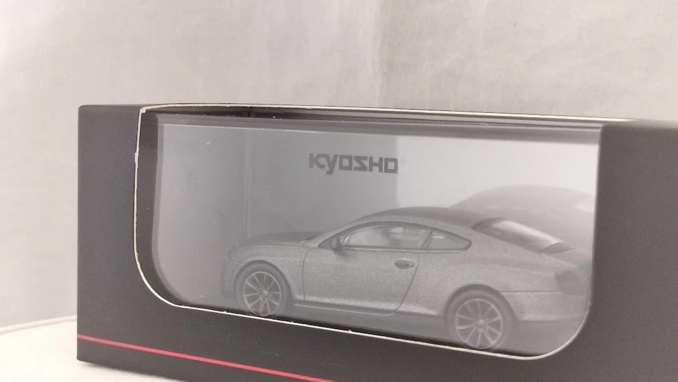 Coche modelo diecast gris metálico gris Kyosho 1/64 Bentley Continental Supersports Foto 4 de 4