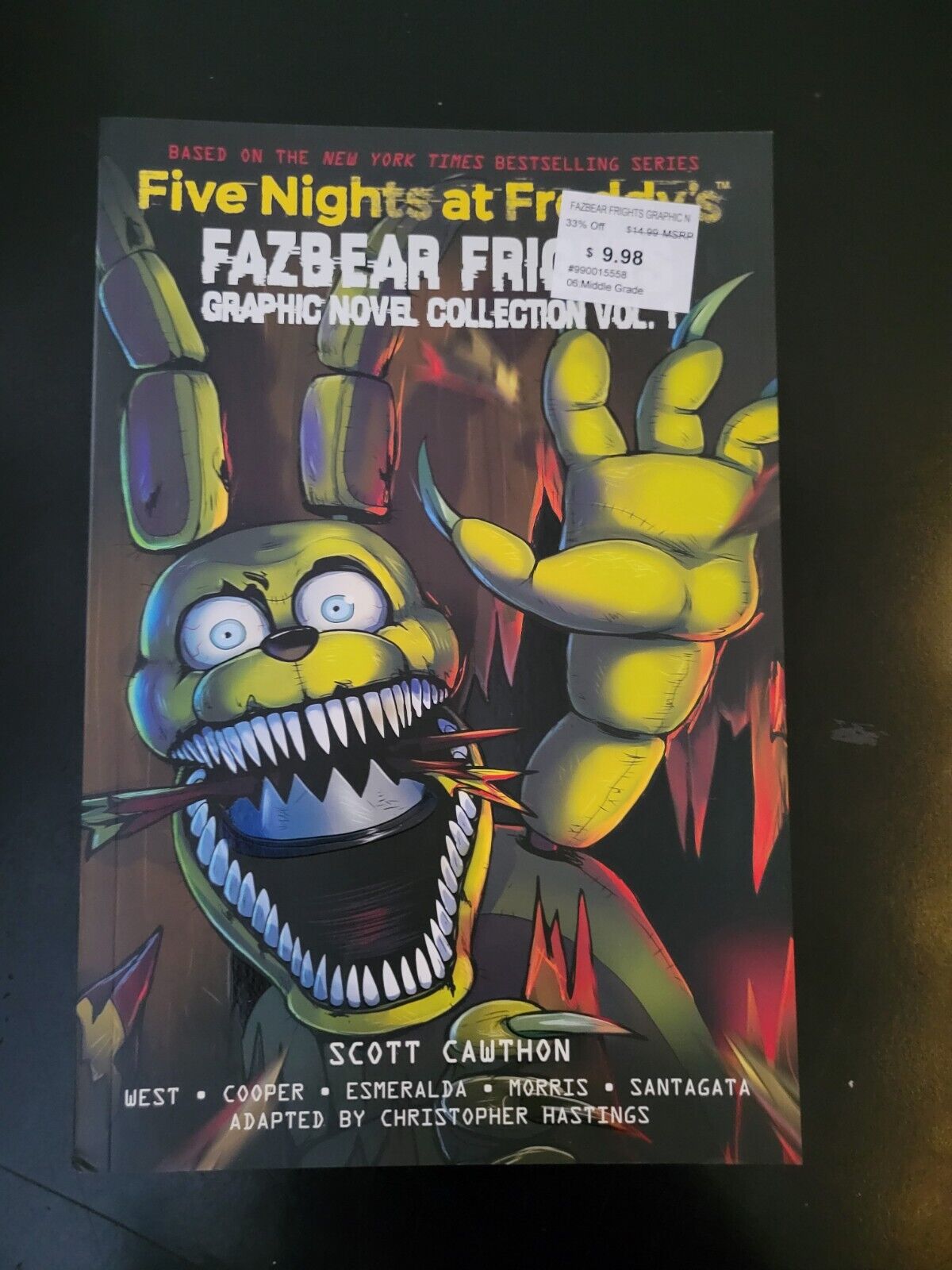 Five Nights at Freddy's: Fazbear Frights Graphic Novel Collection Vol. 1  (Five Nights at Freddy's Graphic Novel #4) (Five Nights at Freddy's Graphic