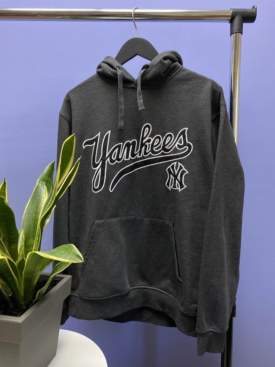 Majestic yankees best sale hoodie