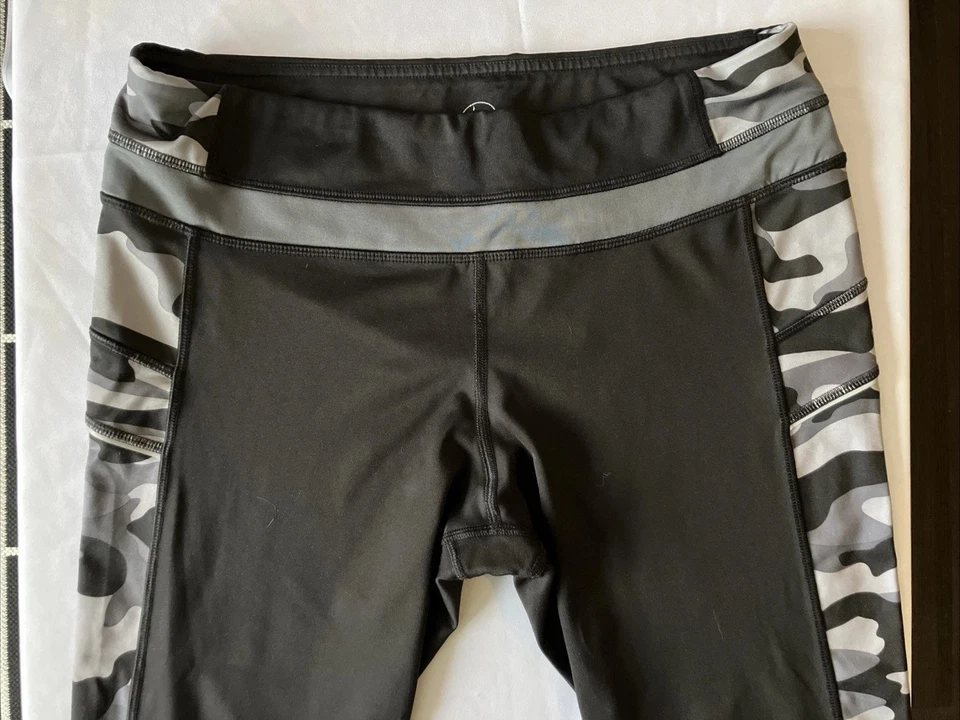 Active Life Negro y Gris Camuflado Capri Yoga Fitness Leggings Para Mujer Talla: M Foto 3 de 4