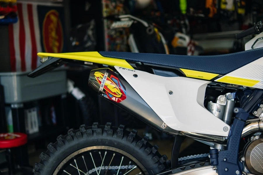 Silenciador de escape deslizable Factory 4.1 RCT - aluminio con tapa de carbono FMF 043364 Foto 2 de 2