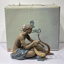 Statuina porcellana Lladro Corde del cuore 12438 Daisa 2001