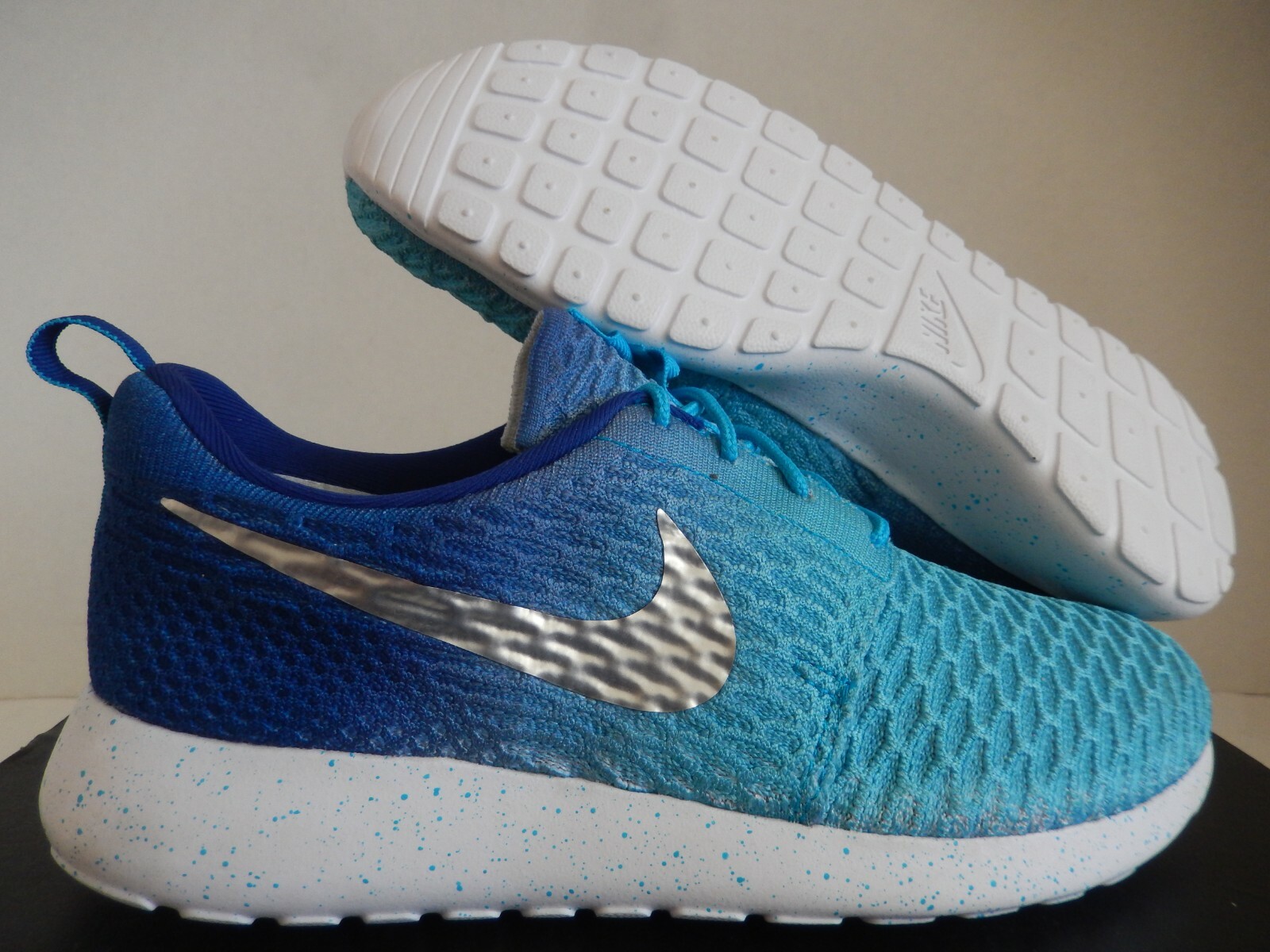 roshe run blue white