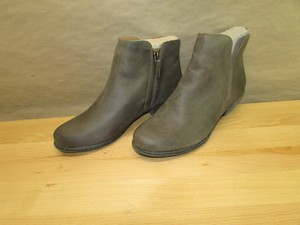 clarks wilrose frost ankle boot