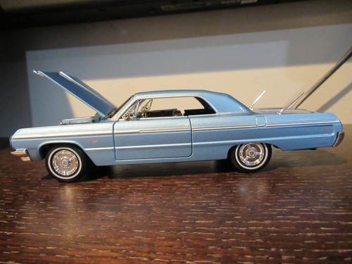 1964 Chevrolet Impala SS 1/26 Scale Diecast - New with tags Free Ship - Picture 5 of 10