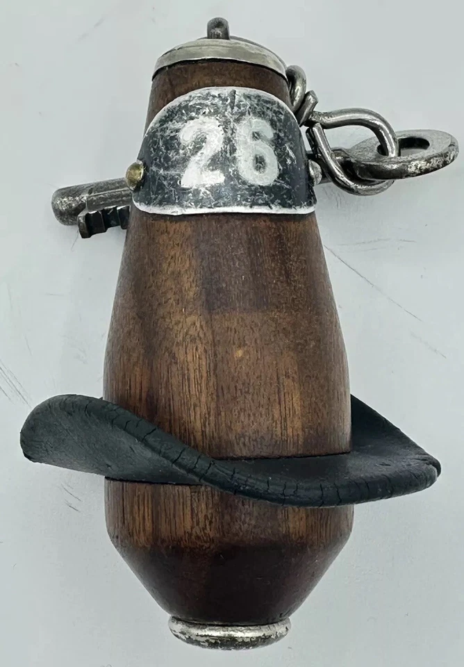 Boya flotante de madera para habitación de hotel llave etiqueta metálica #26 llavero con parachoques de goma negro Foto 3 de 4