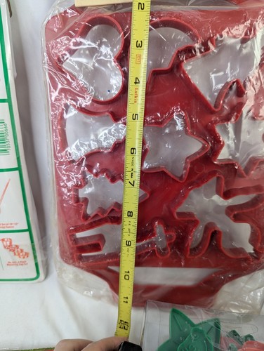 Christmas Cookie Cutters Plastic Metal Lot Love Molds - Picture 15 of 15