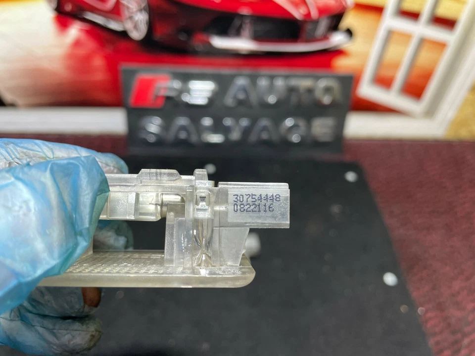 Volvo S80 2008 sedán interior de 4 puertas luz de cortesía 30754448 x 1 Foto 3 de 3