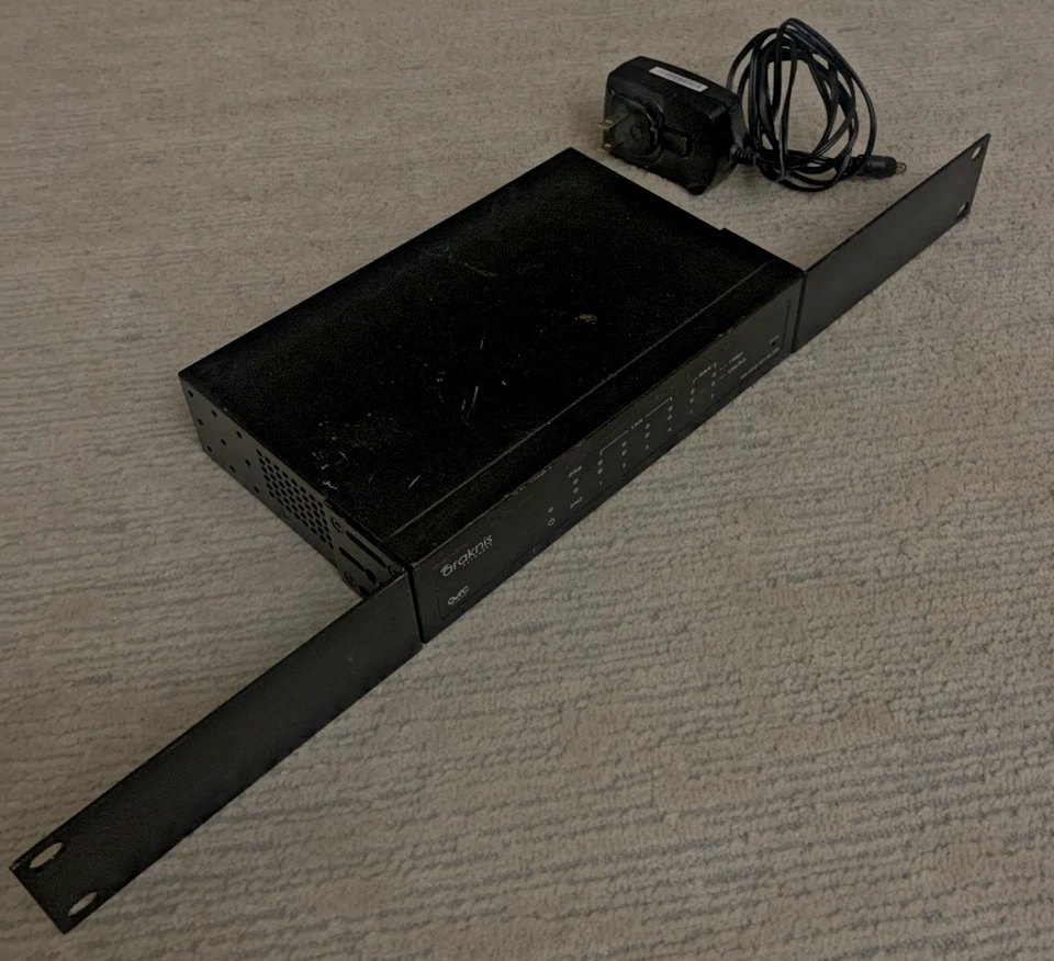 Roteador Araknis AN-300-RT-4L2W Gigabit Dual WAN – 4 Portas LAN, WAN Dupla - Imagem 3 de 4