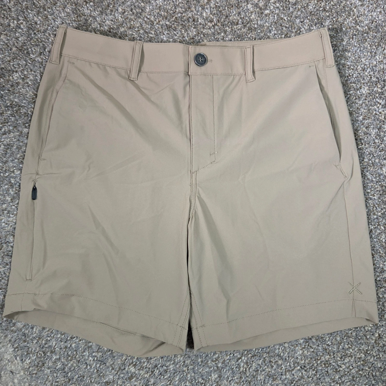 Cuts AO Curve Hem Shorts Mens 26 Khaki Tan Stretch Nylon Spandex MX10147 GEN10