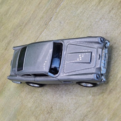 Hot Wheels '63 Aston Martin DB5 Real Rider Diecast Model 1/64 (5) Ex. Condition - Picture 5 of 6