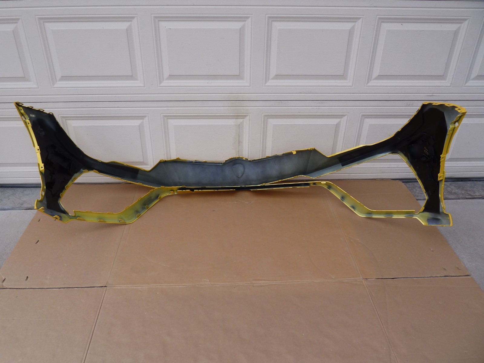 19-23 Lamborghini Urus Front Upper Bumper Cover Skin OEM Yellow Facia Damaged