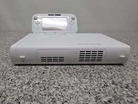 Nintendo Wii U WUP-001(02) 8GB White Home Video Game Console