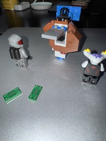 Lego 5982 Space Police Smash'n'Grab Retired - I used this to design the game.