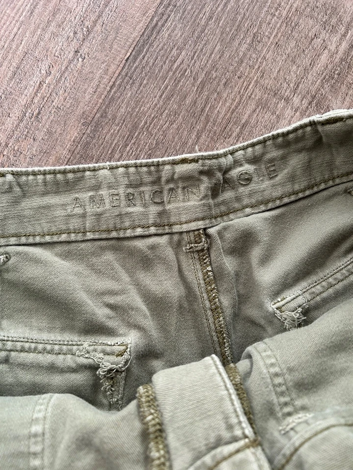 American Eagle OG 507 green cotton military army button pocket shorts 32 - Image 4 of 4