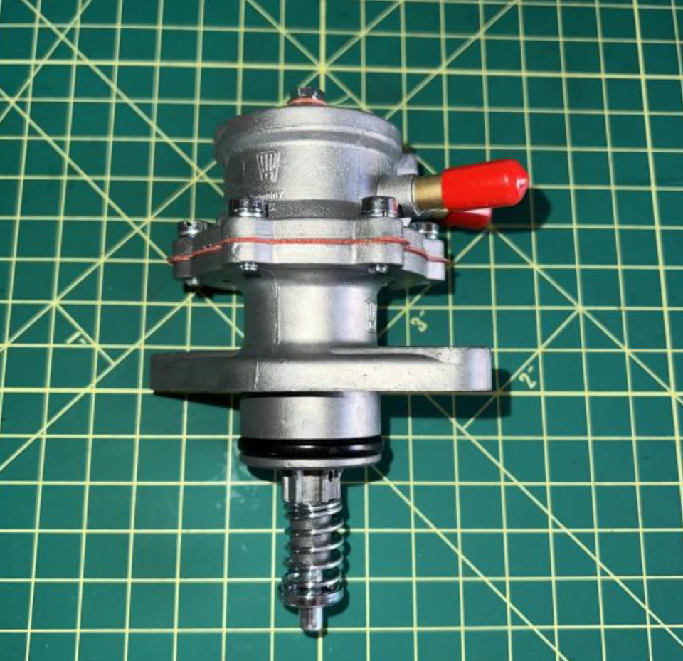 Bomba de combustible Porsche Pierburg 912 reconstruida Foto 2 de 4