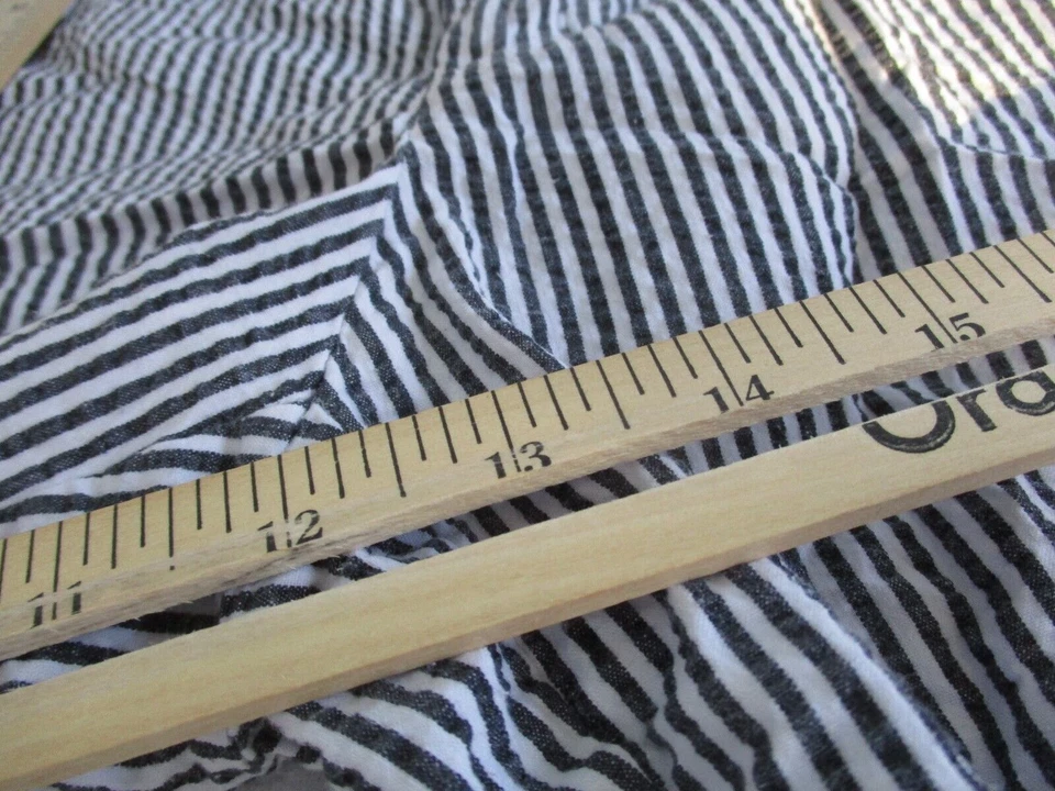 Womens Daisy Fuentes Moda striped shorts sz 12 - Image 3 of 4