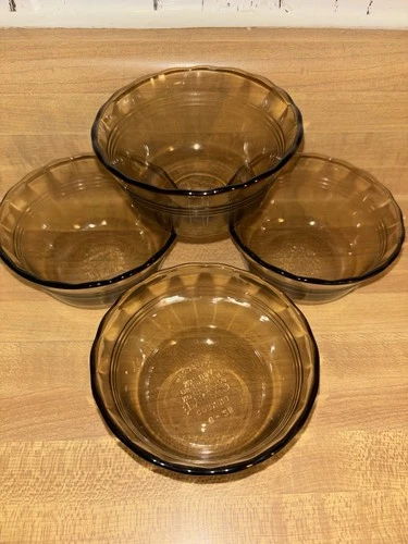 Smoke Corning By PYREX #463 Custard Cup Scalloped Edge Set Of 4 EUC