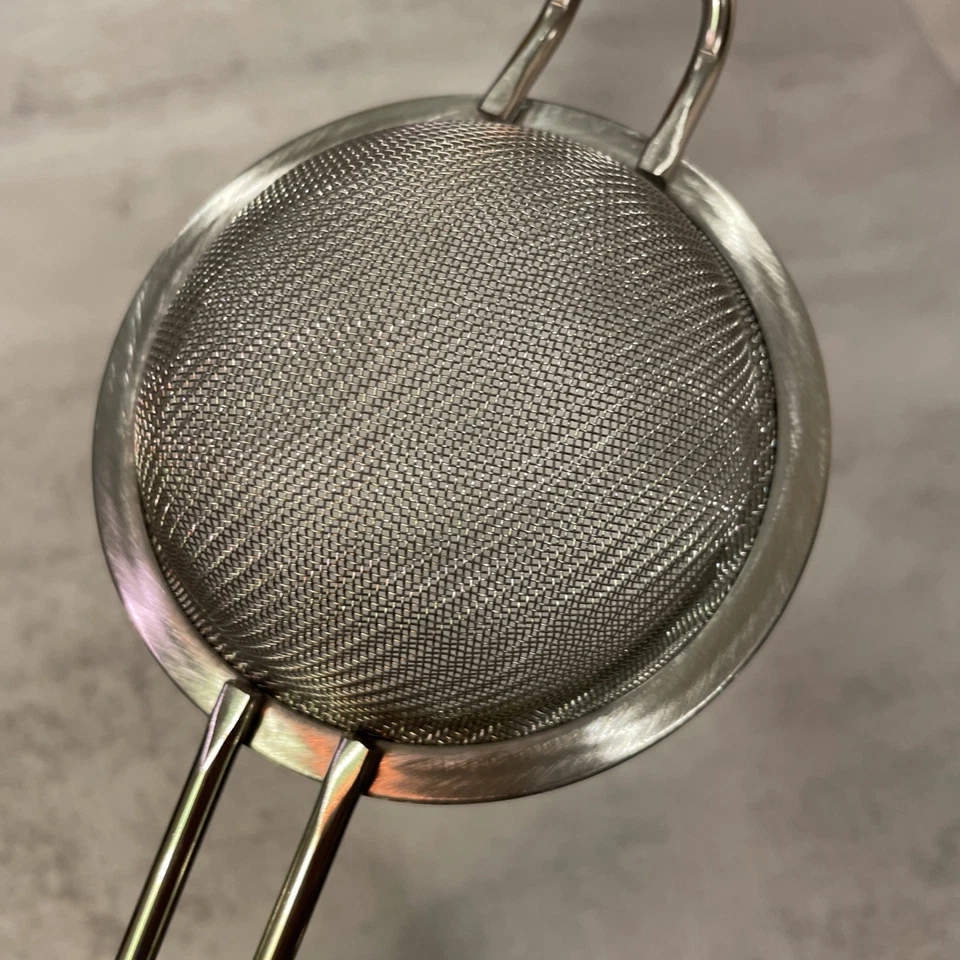 Stainless Steel Handheld Sifter, Strainer/ Colander. Brand New.  Comfort Handle - Image 3 of 4