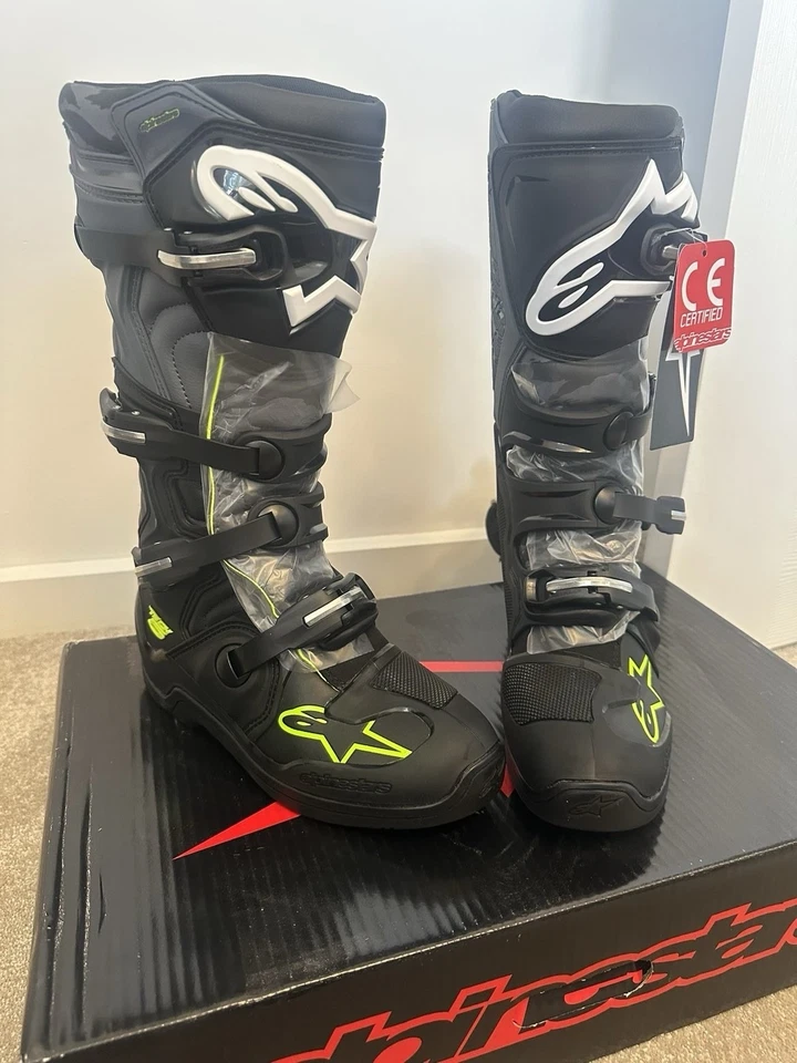 Alpine Tech 5 Motorcycle Boots Size UK 7 Never Been Worn Have The Tags Still - Image 2 of 4