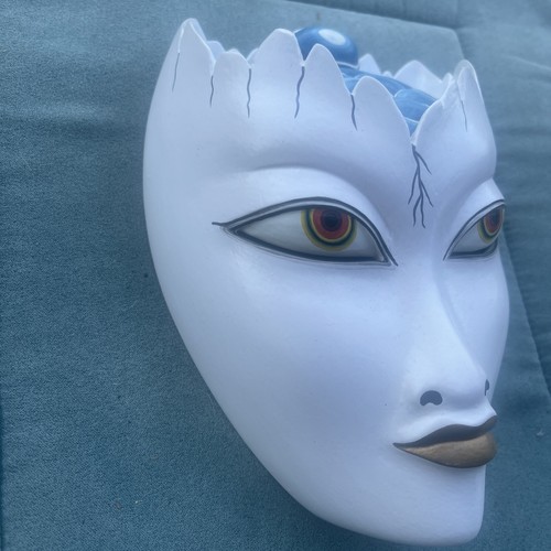 Bali Holz Fantasy Maske geschnitzt & signiert von Maskenmeisterin Ida Bagus Anom Suryawan - Bild 5 von 12