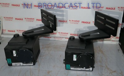 2x Vinten Radamec HK431-002-0001WC Roboter Schwenkkopf zusammen verkauft