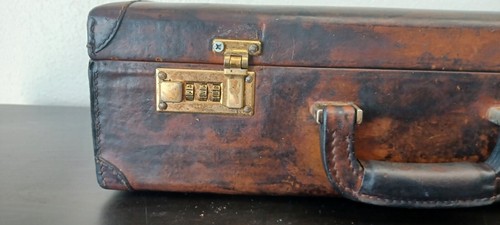 Vintage Suitcase Leather Renwick Canadian Belting - Picture 14 of 21