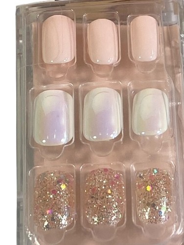 Dashing Diva Magic Press Nail Kit P011 Medium-Pearlized & Glitter 30 Nails NEW - Picture 2 of 6