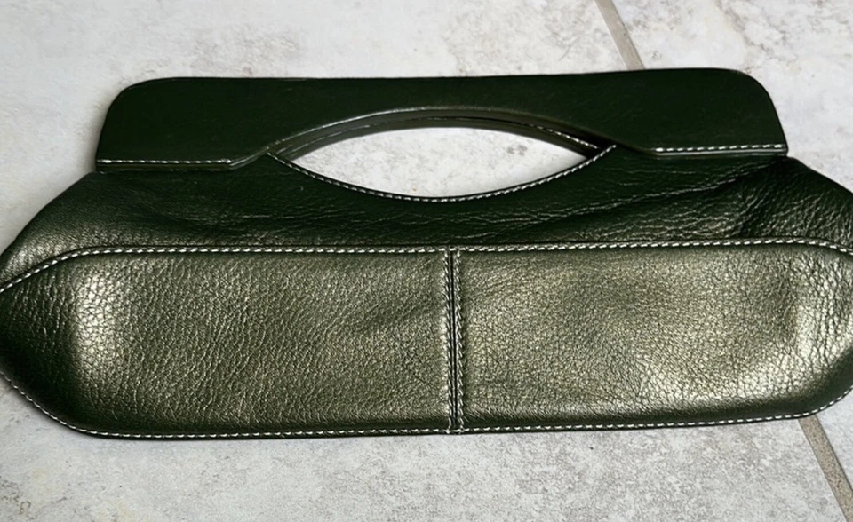 Bolsa clutch de couro verde Indigo By Clarks - Imagem 3 de 4