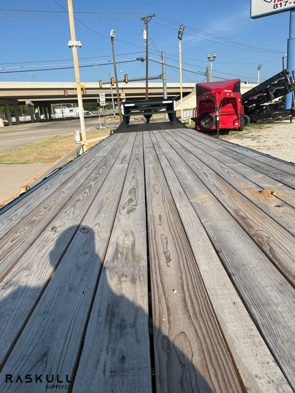 2023 Iron Bull Trailers 32' Deckover Gooseneck Trailer Kenilworth Court