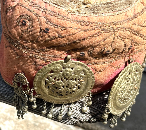 Osmanische Periode Fez Hut mit Metallfäden und alten dekorativen Anhängern wunderschön! - Bild 9 von 10