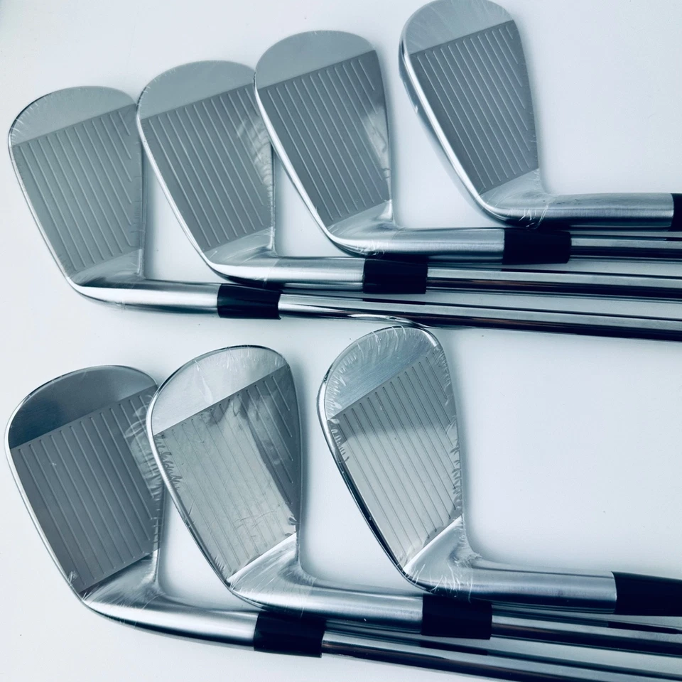 Mizuno Pro 243 Irons / 4-PW / Stiff Flex Dynamic Gold S300 MID 115 Steel Shafts - Image 4 of 4