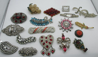 VTG & Art Deco Rhinestone Molded Glass Brooch Pin Lot some dark stones