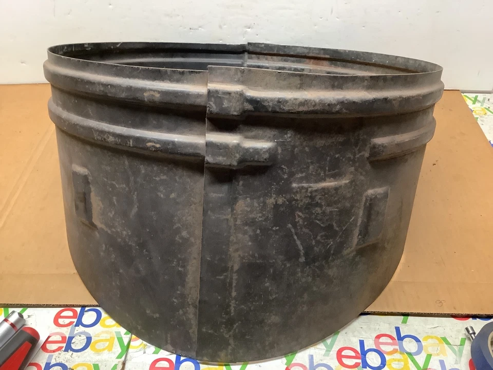 Cubierta de ventilador de metal NOS C3 68-72 Corvette 350 327 SBC GM # 3938943 sin aire acondicionado OEM Foto 3 de 4