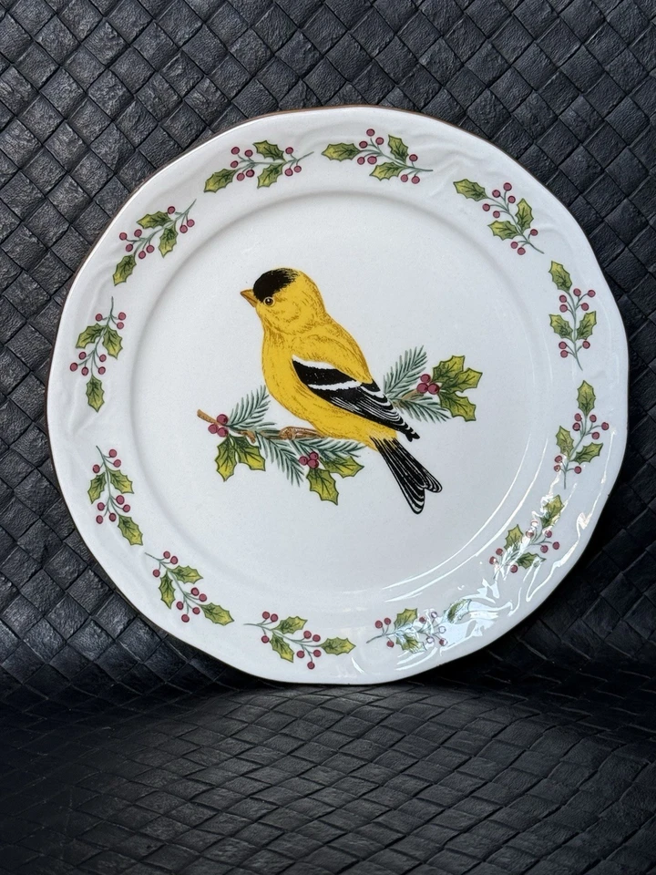 Platos de ensalada de Navidad de porcelana vintage Gibson Songbird 7 pulgadas Cardinal Bluejay Foto 2 de 4