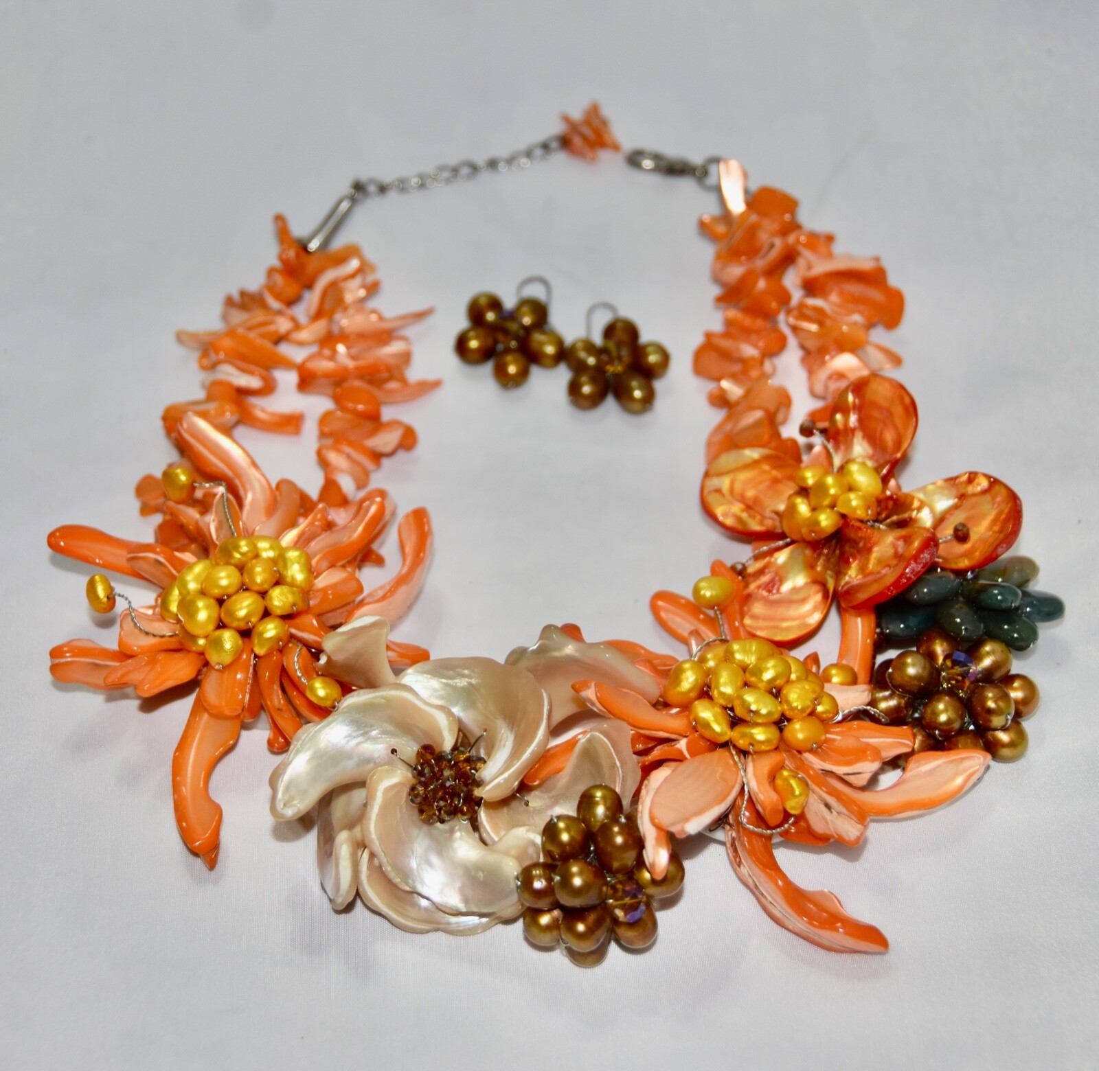 Natural Freshwater Pearl Shell Flower Necklace and Earrings Set