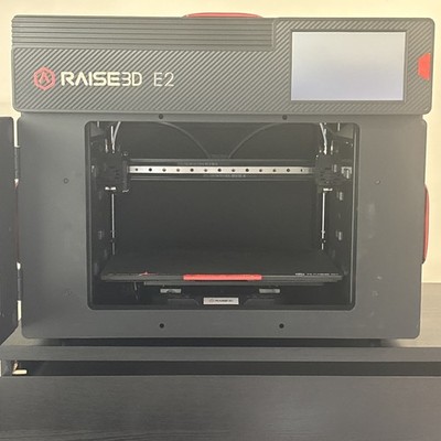 RAISE 3D E2 desktop 3D printer with independent dual extruders *Rarely Used