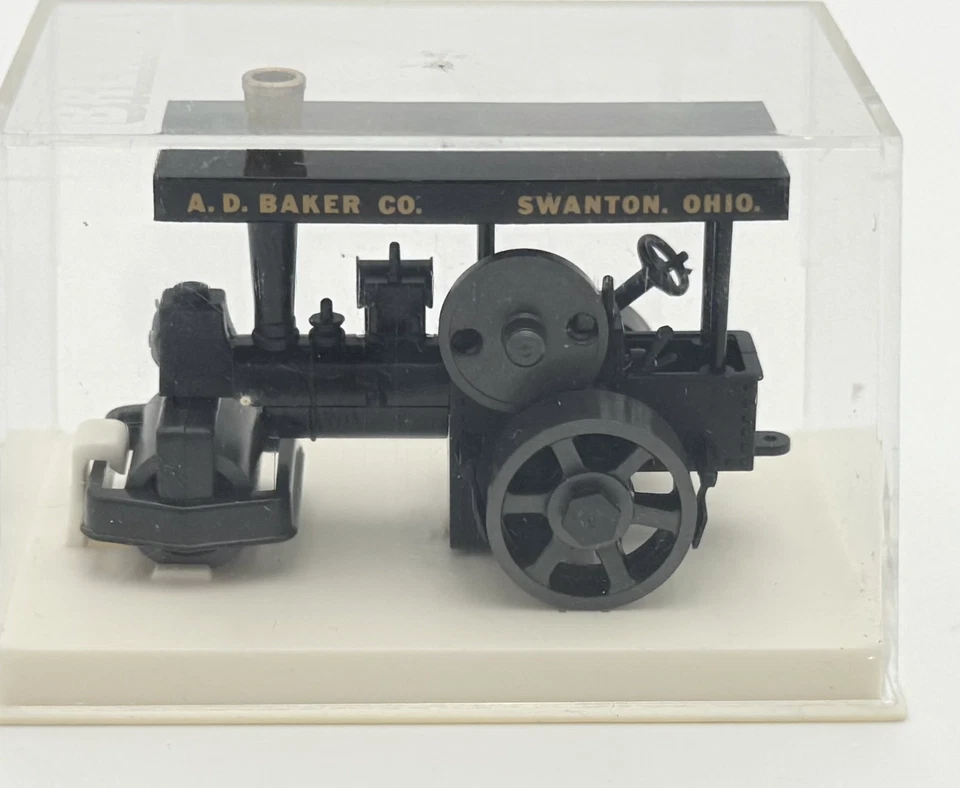 Brekina - A.D. Baker Co. Steam Roller Tractor - 1:87 Scale - Image 2 of 4