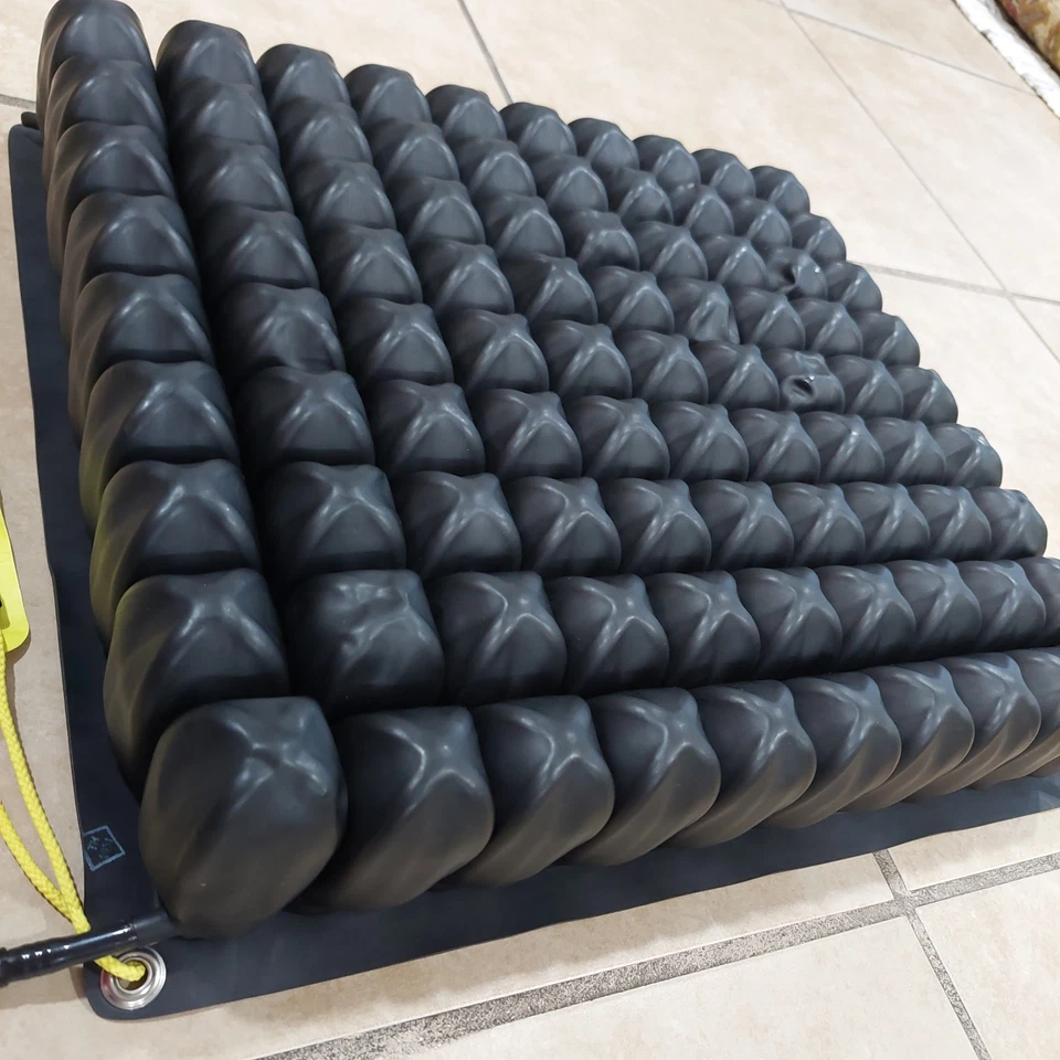 Cojín de aire para silla de ruedas de alto perfil ROHO 18,25x 16,50 x 3,25" Foto 4 de 4