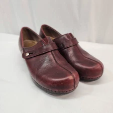 Dansko Womens 37 EU (6.5-7 US) Red Leather Solstice Cordovan Brushoff Clogs O