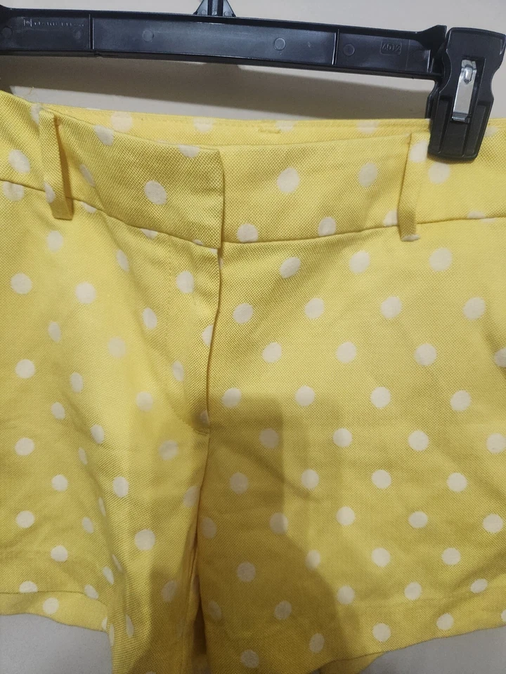 Pantalones cortos Ann Taylor para mujer 6 Signature amarillo brillante y blanco de sarga a lunares Foto 4 de 4