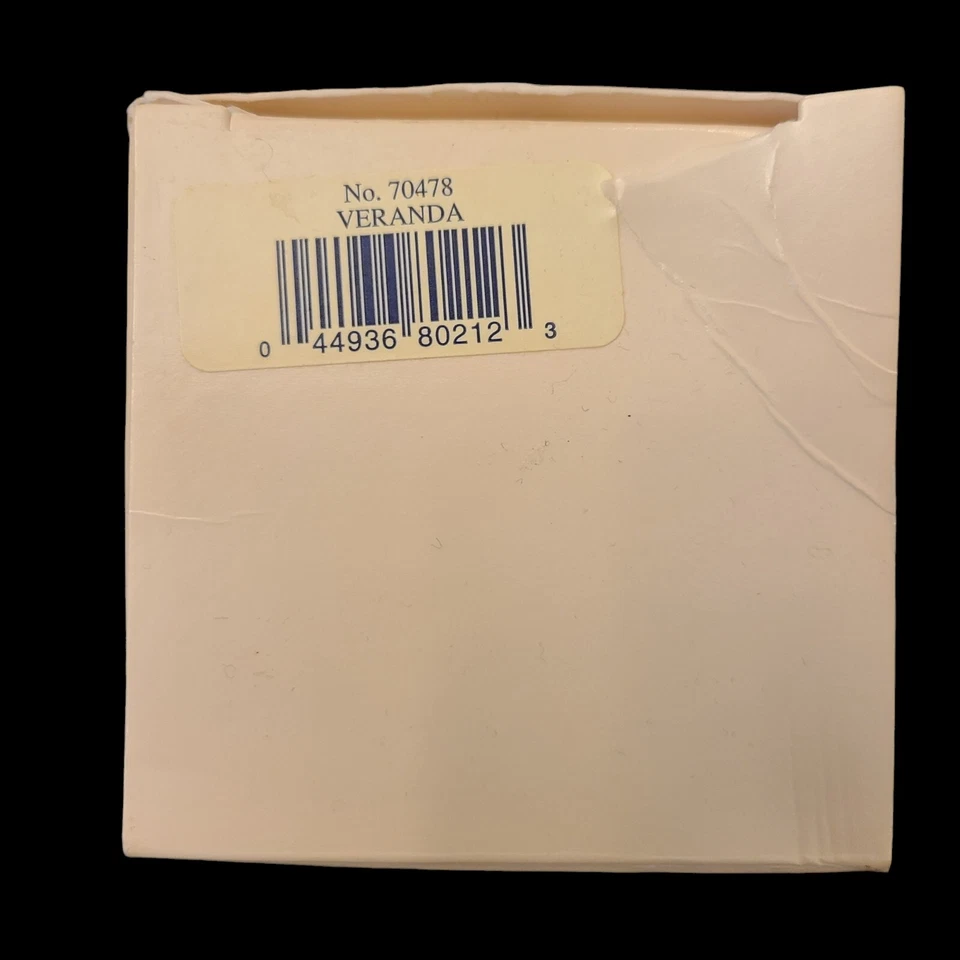 Vela de pilar perfumada Crabtree & Evelyn Veranda vintage de 3" X 4" en caja  Foto 4 de 4