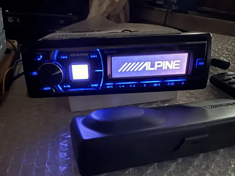 ALPINE CDE-178BT CON TELECOMANDO, LETTORE CD, USB BLUETOOTH alpine cde-178  - Immagine 3 di 4