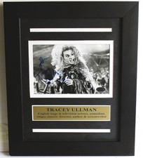 TRACEY ULLMAN SIGNED B&W PHOTO BRITISH AMERICAN ACTRESS AS LATRINE PAAS COA